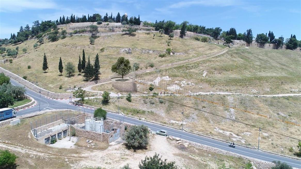 גשר הכבלים בגיא בן הינום: הישג הנדסי פורץ דרך בלב ירושלים